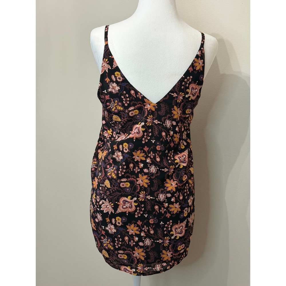 Floral Paisley V-Neck Tank Top Sleeveless Curved Hem Black Multi Color Camisole - Picture 8 of 11
